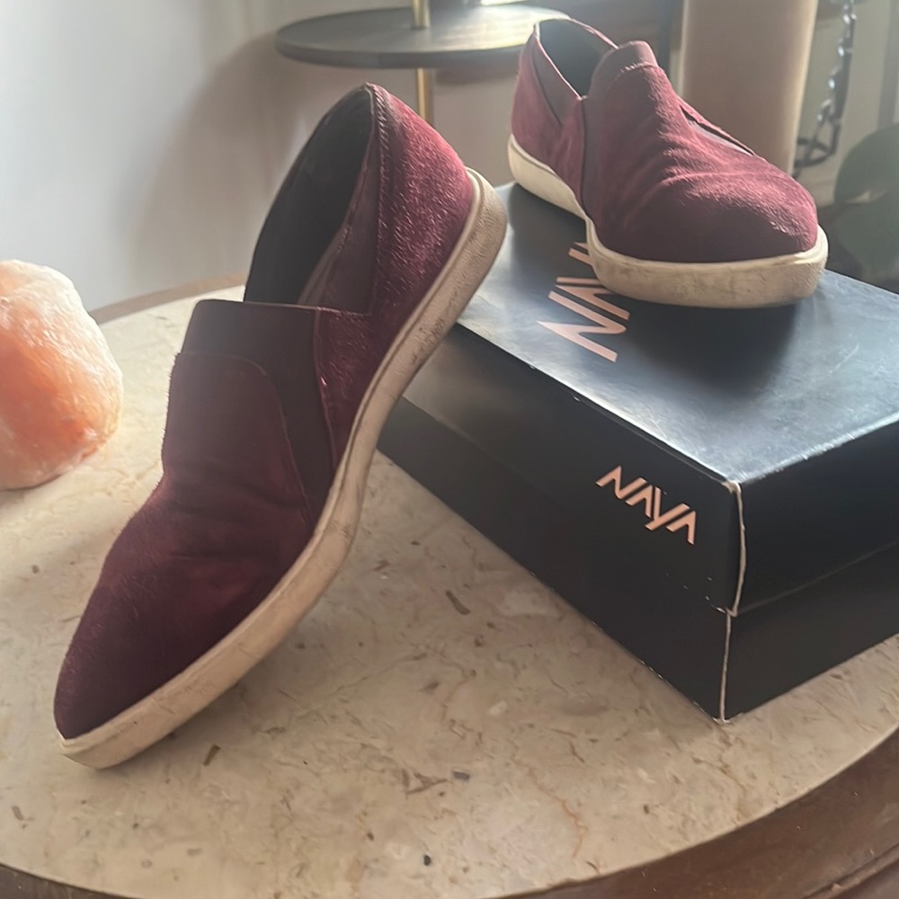 Naya leather point slides size 9.5/39.5